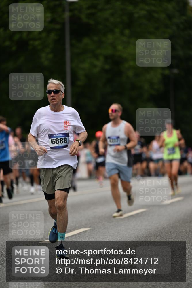 29.06.2025 - hella hamburg halbmarathon Dr. Thomas Lammeyer http://msf.ph/oto/8424712 29.06.2025 10:49:36 Kennedybrücke 1024, 1774, 1798, 2550, 2779, 3570, 4275, 4337, 4388, 5099, 5949, 6841, 6888, 7216, 7859, 7912, 8745, 8907, 9084, 9085, 10668, 10727 meine-sportfotos.de