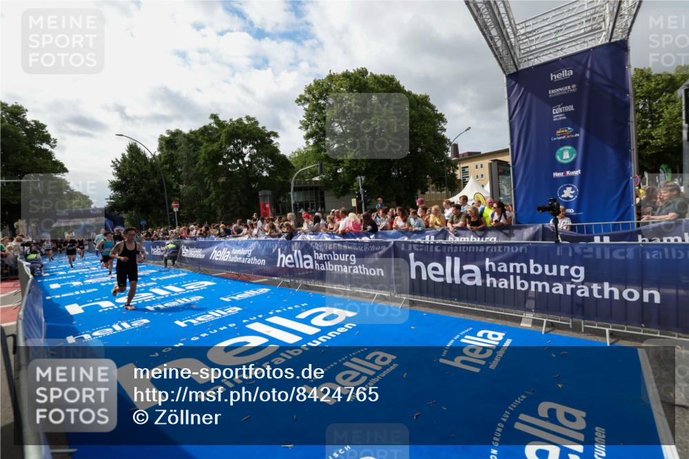 29.06.2025 - hella hamburg halbmarathon Zöllner http://msf.ph/oto/8424765 29.06.2025 10:34:04 Ziel 9345, 9519, 11019, 11227, 13493, 13494, 14448, 15268, 16724, 17877 meine-sportfotos.de