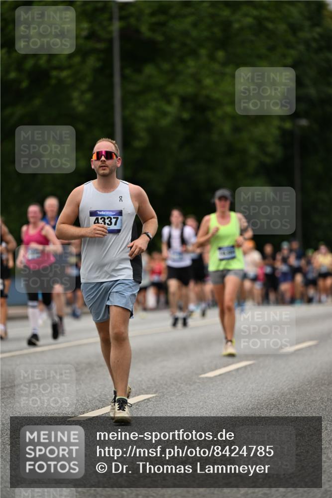 29.06.2025 - hella hamburg halbmarathon Dr. Thomas Lammeyer http://msf.ph/oto/8424785 29.06.2025 10:49:38 Kennedybrücke 1024, 1774, 1798, 2550, 2779, 3570, 4275, 4337, 4388, 5099, 5949, 6841, 6888, 7216, 7859, 7912, 8745, 8907, 9084, 9085, 10562, 10668, 10727 meine-sportfotos.de
