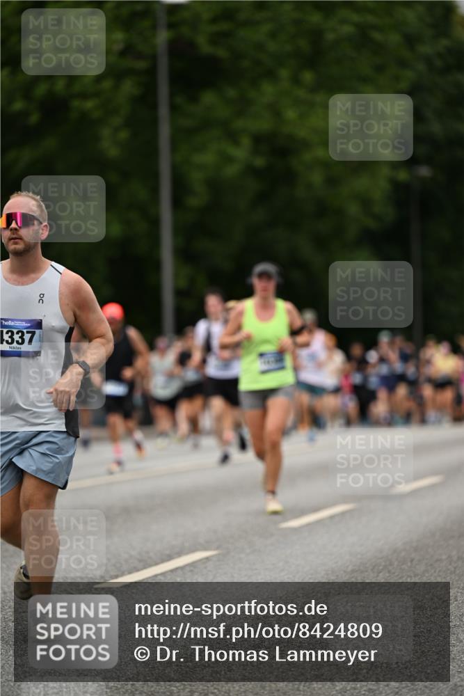 29.06.2025 - hella hamburg halbmarathon Dr. Thomas Lammeyer http://msf.ph/oto/8424809 29.06.2025 10:49:39 Kennedybrücke 1024, 1774, 1798, 2550, 2779, 3570, 4275, 4337, 4388, 5099, 5949, 6841, 6888, 7216, 7859, 7912, 8745, 8907, 9084, 9085, 10562, 10668, 10727 meine-sportfotos.de