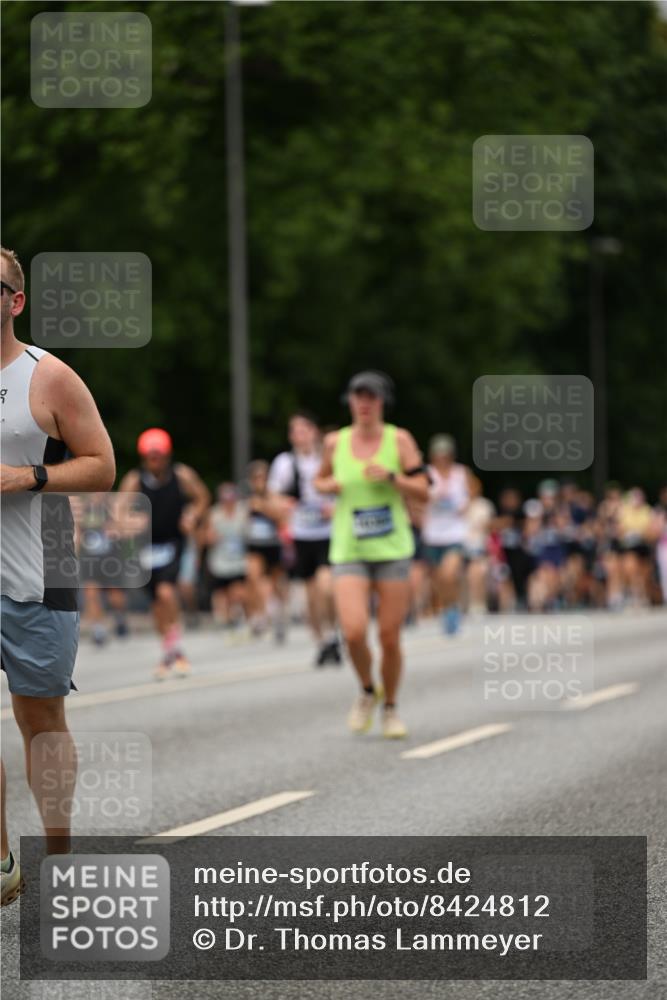 29.06.2025 - hella hamburg halbmarathon Dr. Thomas Lammeyer http://msf.ph/oto/8424812 29.06.2025 10:49:39 Kennedybrücke 1024, 1774, 1798, 2550, 2779, 3570, 4275, 4337, 4388, 5099, 5949, 6841, 6888, 7216, 7859, 7912, 8745, 8907, 9084, 9085, 10562, 10668, 10727 meine-sportfotos.de