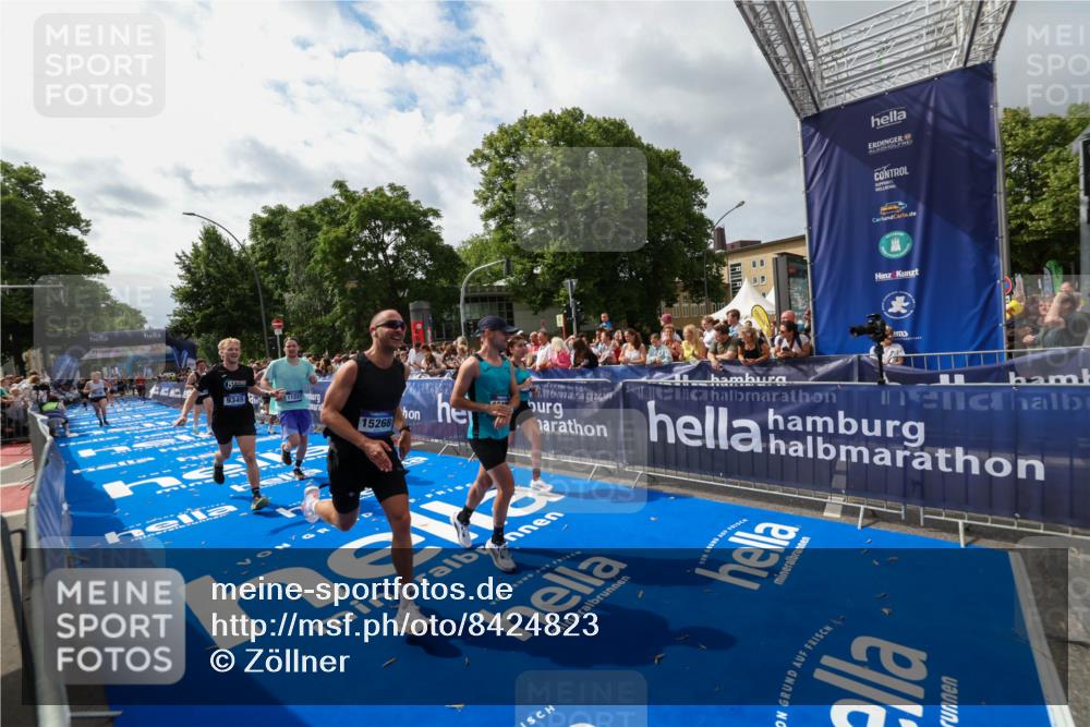 29.06.2025 - hella hamburg halbmarathon Zöllner http://msf.ph/oto/8424823 29.06.2025 10:34:07 Ziel 9345, 9376, 9519, 11019, 11202, 11227, 13066, 13493, 13494, 14448, 15268, 16724, 17751, 17877 meine-sportfotos.de