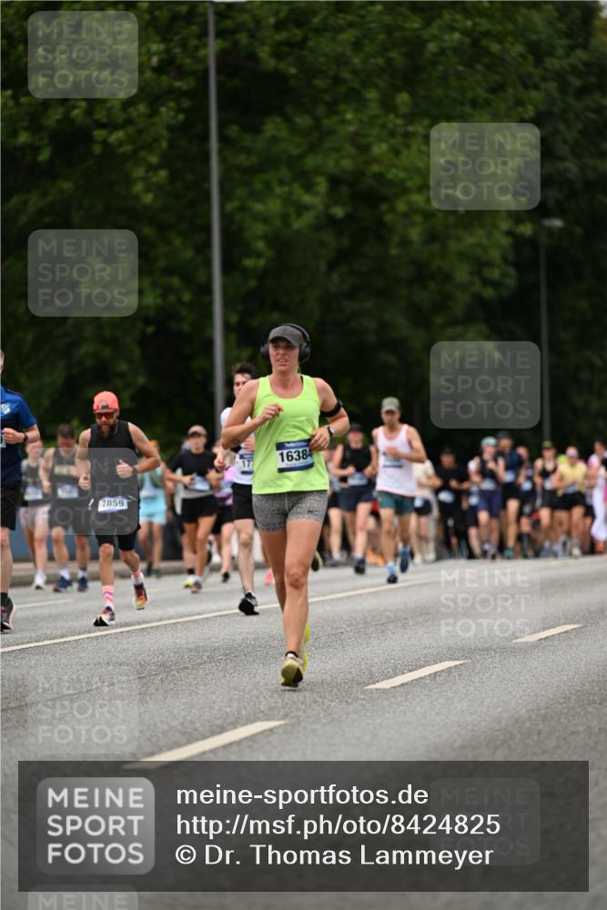 29.06.2025 - hella hamburg halbmarathon Dr. Thomas Lammeyer http://msf.ph/oto/8424825 29.06.2025 10:49:40 Kennedybrücke 1024, 1774, 1798, 2550, 2779, 3570, 4275, 4337, 4388, 5099, 5949, 6841, 6888, 7859, 7912, 8745, 8907, 9084, 10562, 10668, 10727 meine-sportfotos.de