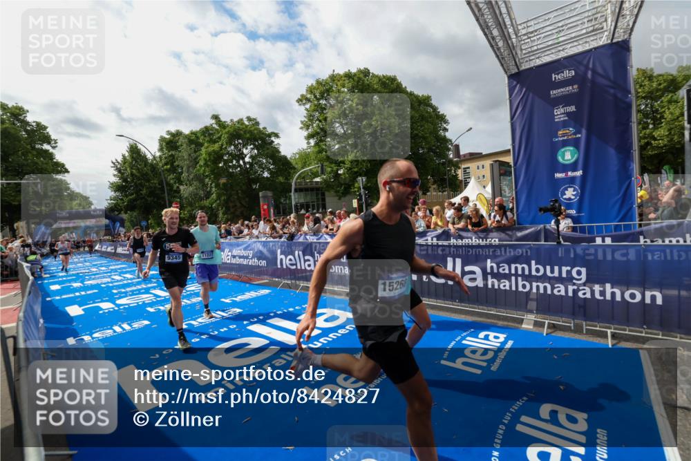 29.06.2025 - hella hamburg halbmarathon Zöllner http://msf.ph/oto/8424827 29.06.2025 10:34:08 Ziel 9345, 9376, 11019, 11202, 11227, 13066, 13493, 13494, 14448, 15268, 16724, 17751, 17877 meine-sportfotos.de