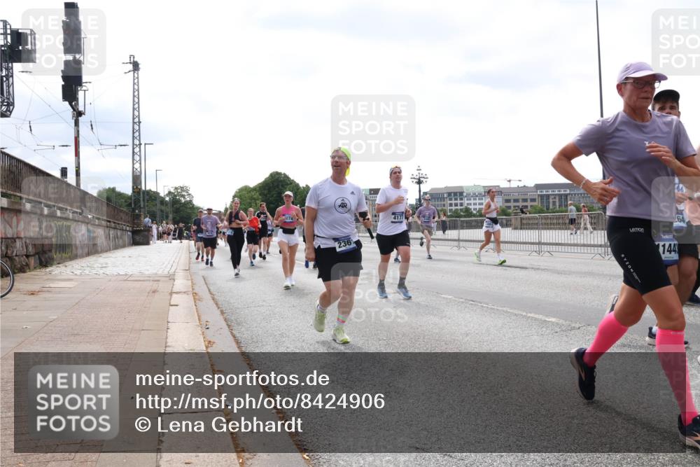 29.06.2025 - hella hamburg halbmarathon Lena Gebhardt http://msf.ph/oto/8424906 29.06.2025 10:43:19 Lombardsbrücke 144, 1149, 1155, 1467, 1788, 1816, 1878, 2103, 2158, 2267, 2361, 2450, 2509, 2971, 3074, 3238, 3329, 3378, 3390, 3518, 3638, 3764, 4056, 4177, 4302, 4367, 4680, 5067, 5214, 5268, 5370, 5610, 5720, 5755, 5967, 6012, 6096, 6226, 6440, 6931, 7043, 7197, 7461, 7872, 7926, 8135, 8184, 8233, 8408, 8435, 8504, 8795, 8991, 9072, 9304, 9378, 9639, 9641, 9644, 9831, 9976, 10008, 10083, 10180, 10200, 10202, 13049 meine-sportfotos.de
