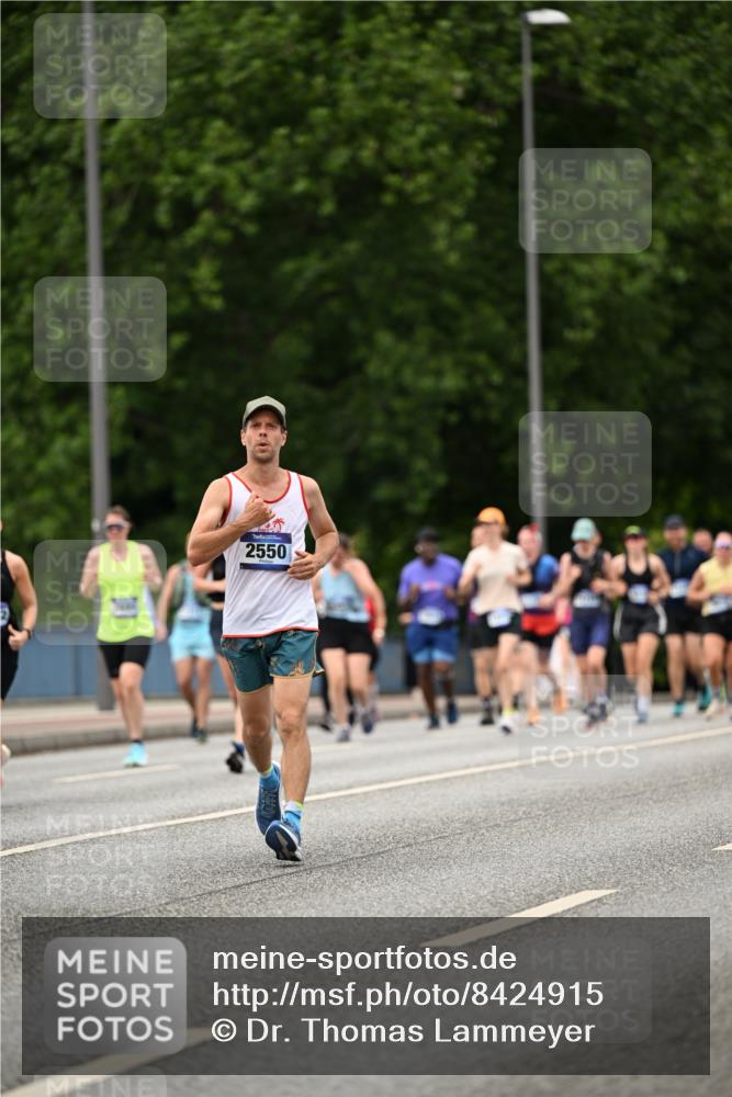 29.06.2025 - hella hamburg halbmarathon Dr. Thomas Lammeyer http://msf.ph/oto/8424915 29.06.2025 10:49:48 Kennedybrücke 1774, 1798, 2550, 2779, 2846, 2954, 3570, 3879, 3993, 4275, 4337, 4388, 5099, 5190, 5339, 5949, 6888, 7699, 7859, 7912, 8272, 8594, 8907, 9536, 10562, 10668, 10727 meine-sportfotos.de