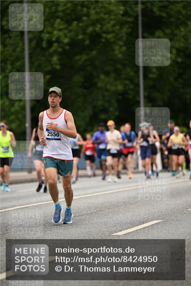 29.06.2025 - hella hamburg halbmarathon Dr. Thomas Lammeyer http://msf.ph/oto/8424950 29.06.2025 10:49:49 Kennedybrücke 1774, 1798, 2550, 2779, 2846, 2954, 3570, 3879, 3993, 4275, 4337, 4388, 5099, 5108, 5190, 5339, 5949, 6888, 7699, 7859, 7912, 8272, 8594, 9536, 10562, 10668, 10727 meine-sportfotos.de