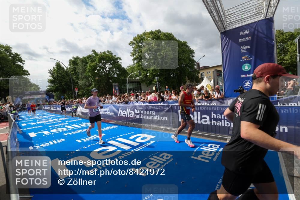 29.06.2025 - hella hamburg halbmarathon Zöllner http://msf.ph/oto/8424972 29.06.2025 10:34:15 Ziel 1080, 3005, 7884, 7901, 9376, 11202, 17751, 18906 meine-sportfotos.de