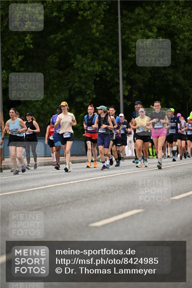 29.06.2025 - hella hamburg halbmarathon Dr. Thomas Lammeyer http://msf.ph/oto/8424985 29.06.2025 10:49:50 Kennedybrücke 1774, 2550, 2779, 2846, 2954, 3570, 3879, 3993, 4275, 4337, 4388, 4820, 5099, 5108, 5190, 5339, 5949, 6888, 7699, 7859, 7912, 8272, 8594, 9536, 10562, 10668, 10727, 11332 meine-sportfotos.de