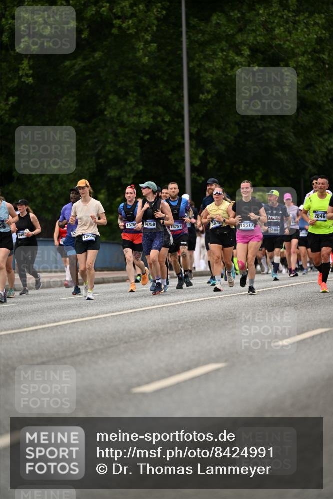 29.06.2025 - hella hamburg halbmarathon Dr. Thomas Lammeyer http://msf.ph/oto/8424991 29.06.2025 10:49:50 Kennedybrücke 1774, 2550, 2779, 2846, 2954, 3570, 3879, 3993, 4275, 4337, 4388, 4820, 5099, 5108, 5190, 5339, 5949, 6888, 7699, 7859, 7912, 8272, 8594, 9536, 10562, 10668, 10727, 11332 meine-sportfotos.de