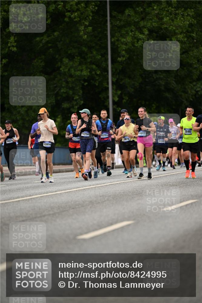 29.06.2025 - hella hamburg halbmarathon Dr. Thomas Lammeyer http://msf.ph/oto/8424995 29.06.2025 10:49:50 Kennedybrücke 1774, 2550, 2779, 2846, 2954, 3570, 3879, 3993, 4275, 4337, 4388, 4820, 5099, 5108, 5190, 5339, 5949, 6888, 7699, 7859, 7912, 8272, 8594, 9536, 10562, 10668, 10727, 11332 meine-sportfotos.de