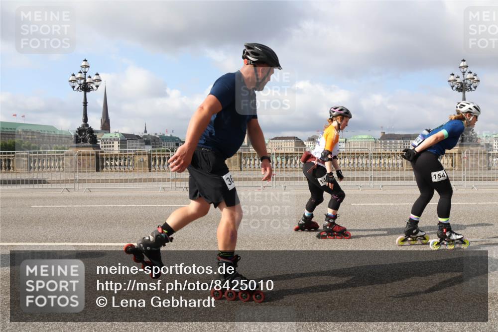 29.06.2025 - hella hamburg halbmarathon Lena Gebhardt http://msf.ph/oto/8425010 29.06.2025 08:58:45 Lombardsbrücke 36, 14, 154 meine-sportfotos.de