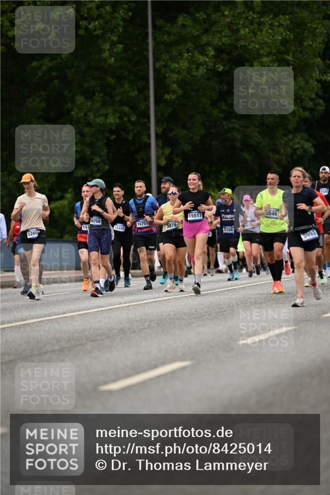 29.06.2025 - hella hamburg halbmarathon Dr. Thomas Lammeyer http://msf.ph/oto/8425014 29.06.2025 10:49:50 Kennedybrücke 1774, 2550, 2779, 2846, 2954, 3570, 3879, 3993, 4275, 4337, 4388, 4820, 5099, 5108, 5190, 5339, 5949, 6888, 7699, 7859, 7912, 8272, 8594, 9536, 10562, 10668, 10727, 11332 meine-sportfotos.de