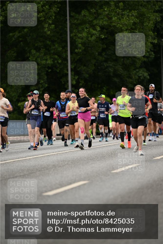 29.06.2025 - hella hamburg halbmarathon Dr. Thomas Lammeyer http://msf.ph/oto/8425035 29.06.2025 10:49:51 Kennedybrücke 1774, 2550, 2779, 2846, 2954, 3570, 3879, 3993, 4275, 4337, 4820, 5099, 5108, 5190, 5339, 5703, 5949, 7699, 7859, 7912, 8272, 8594, 9536, 10562, 10668, 10727, 11332 meine-sportfotos.de