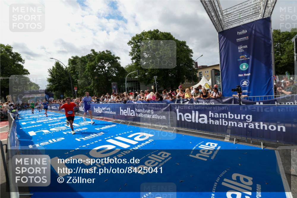 29.06.2025 - hella hamburg halbmarathon Zöllner http://msf.ph/oto/8425041 29.06.2025 10:34:19 Ziel 1080, 3005, 7884, 7901, 14784, 18906 meine-sportfotos.de