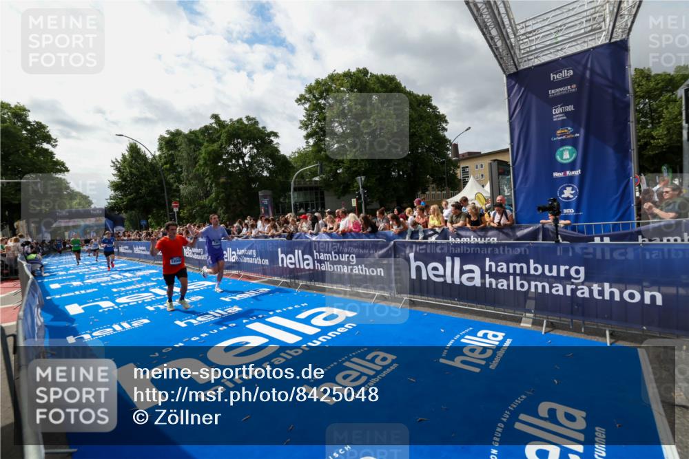 29.06.2025 - hella hamburg halbmarathon Zöllner http://msf.ph/oto/8425048 29.06.2025 10:34:19 Ziel 1080, 3005, 7884, 7901, 14784, 18906 meine-sportfotos.de
