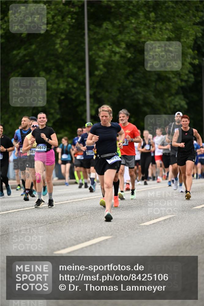29.06.2025 - hella hamburg halbmarathon Dr. Thomas Lammeyer http://msf.ph/oto/8425106 29.06.2025 10:49:54 Kennedybrücke 1085, 1774, 2550, 2664, 2779, 2846, 2954, 3357, 3377, 3570, 3879, 3993, 4275, 4820, 5099, 5108, 5190, 5339, 5703, 5949, 6763, 7699, 7859, 7912, 8272, 8594, 9536, 10562, 10727, 11119, 11332 meine-sportfotos.de