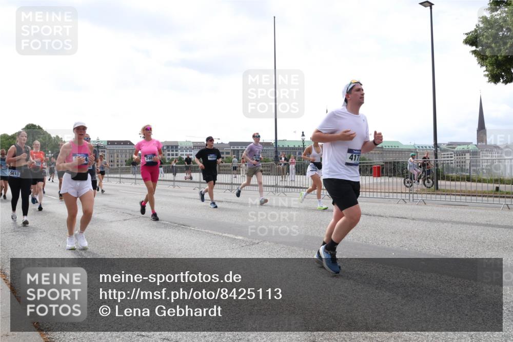 29.06.2025 - hella hamburg halbmarathon Lena Gebhardt http://msf.ph/oto/8425113 29.06.2025 10:43:20 Lombardsbrücke 5610, 746, 417, 1149, 1155, 1400, 1467, 1788, 1816, 1878, 2103, 2158, 2267, 2361, 2450, 2509, 2971, 3074, 3238, 3329, 3378, 3390, 3518, 3638, 3764, 4056, 4177, 4302, 4367, 4680, 5067, 5214, 5268, 5370, 5610, 5720, 5755, 5967, 6012, 6096, 6226, 6440, 6931, 7043, 7197, 7461, 7872, 7926, 8135, 8184, 8233, 8408, 8435, 8504, 8795, 8991, 9072, 9304, 9378, 9639, 9641, 9644, 9831, 9976, 10008, 10083, 10180, 10200, 10202, 13049 meine-sportfotos.de