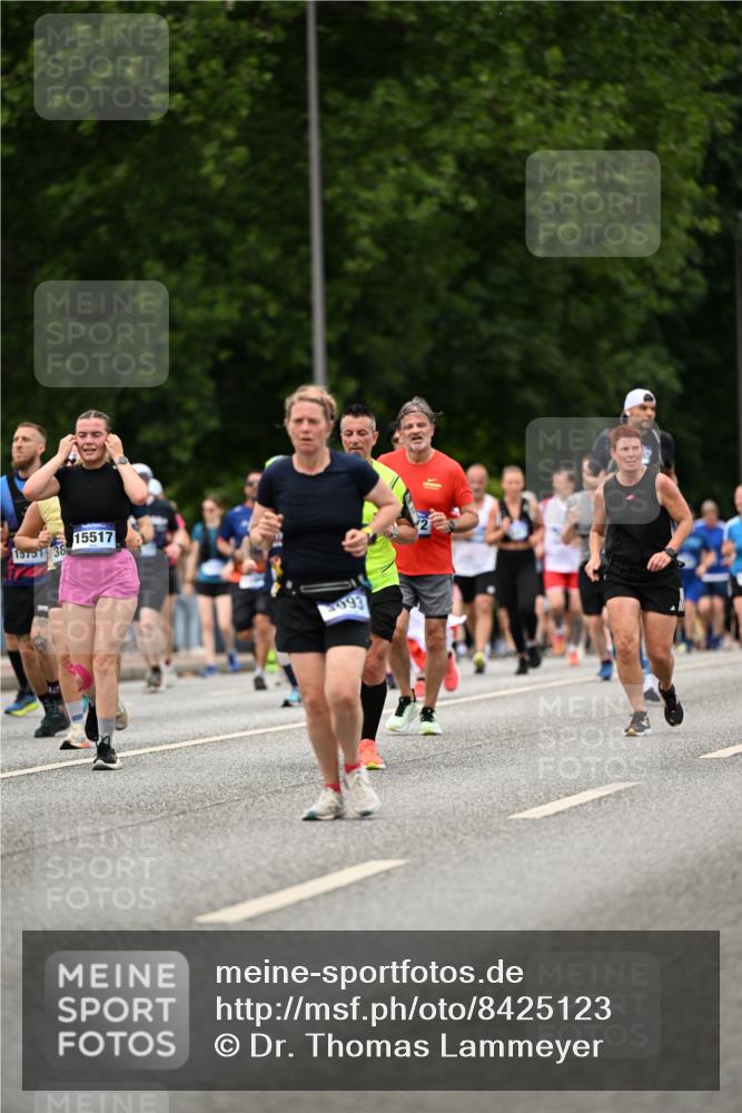 29.06.2025 - hella hamburg halbmarathon Dr. Thomas Lammeyer http://msf.ph/oto/8425123 29.06.2025 10:49:54 Kennedybrücke 1085, 1774, 2550, 2664, 2779, 2846, 2954, 3357, 3377, 3570, 3879, 3993, 4275, 4820, 5099, 5108, 5190, 5339, 5703, 5949, 6763, 7699, 7859, 7912, 8272, 8594, 9536, 10562, 10727, 11119, 11332 meine-sportfotos.de