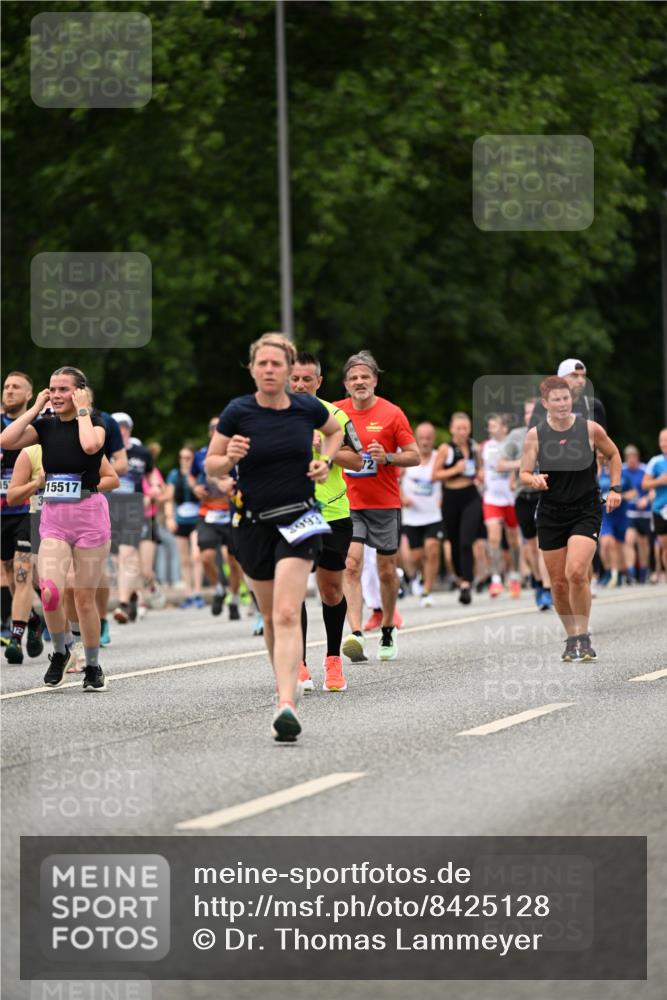 29.06.2025 - hella hamburg halbmarathon Dr. Thomas Lammeyer http://msf.ph/oto/8425128 29.06.2025 10:49:54 Kennedybrücke 1085, 1774, 2550, 2664, 2779, 2846, 2954, 3357, 3377, 3570, 3879, 3993, 4275, 4820, 5099, 5108, 5190, 5339, 5703, 5949, 6763, 7699, 7859, 7912, 8272, 8594, 9536, 10562, 10727, 11119, 11332 meine-sportfotos.de