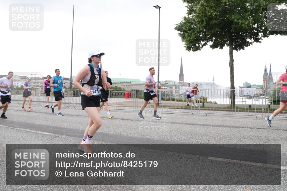 29.06.2025 - hella hamburg halbmarathon Lena Gebhardt http://msf.ph/oto/8425179 29.06.2025 10:53:30 Lombardsbrücke 8212, 8515, 14761, 1340, 1709, 1900, 1906, 1984, 2065, 2291, 2409, 2429, 3226, 4195, 4595, 4626, 4801, 5428, 5562, 5815, 5856, 5857, 6039, 6041, 6044, 6273, 6306, 6521, 6913, 6996, 7039, 7068, 7483, 7537, 7611, 7681, 7876, 7890, 8189, 8212, 8414, 8515, 8906, 9077, 9456, 9531, 9685, 9764, 9771, 9785, 10043, 10175, 10490, 10661, 11520, 11524, 12193, 12219, 12700, 13489, 13916, 13917, 14038, 16137 meine-sportfotos.de