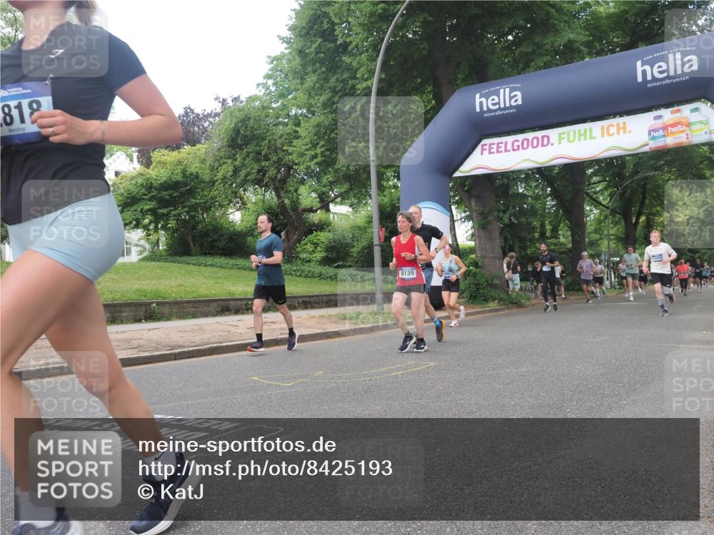 29.06.2025 - hella hamburg halbmarathon KatJ http://msf.ph/oto/8425193 29.06.2025 10:39:14 Zwischen KM18-KM19 1098, 2397, 2818, 4967, 6286, 8139 meine-sportfotos.de