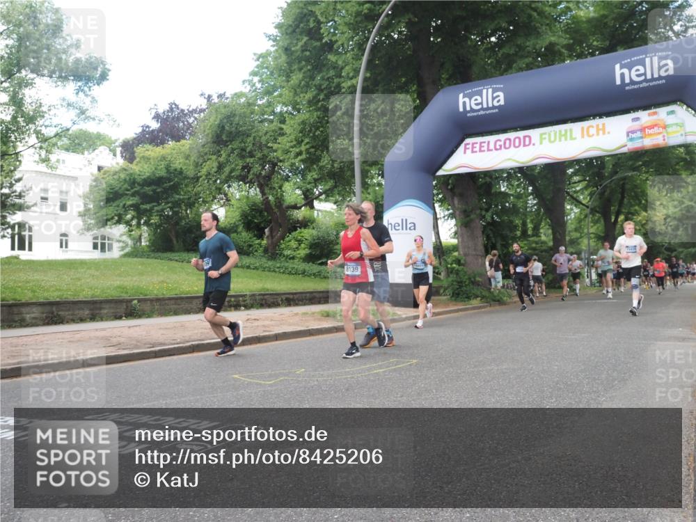 29.06.2025 - hella hamburg halbmarathon KatJ http://msf.ph/oto/8425206 29.06.2025 10:39:14 Zwischen KM18-KM19 1098, 2397, 2818, 4967, 6286, 8139 meine-sportfotos.de