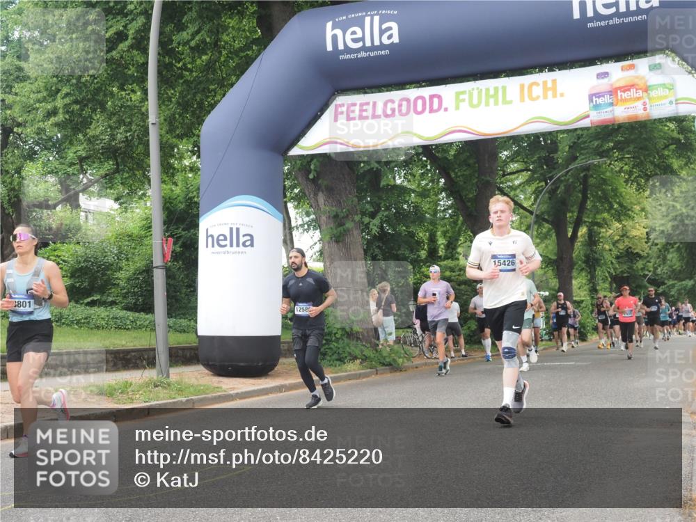 29.06.2025 - hella hamburg halbmarathon KatJ http://msf.ph/oto/8425220 29.06.2025 10:39:15 Zwischen KM18-KM19 1098, 2397, 2818, 4967, 6286, 8139 meine-sportfotos.de