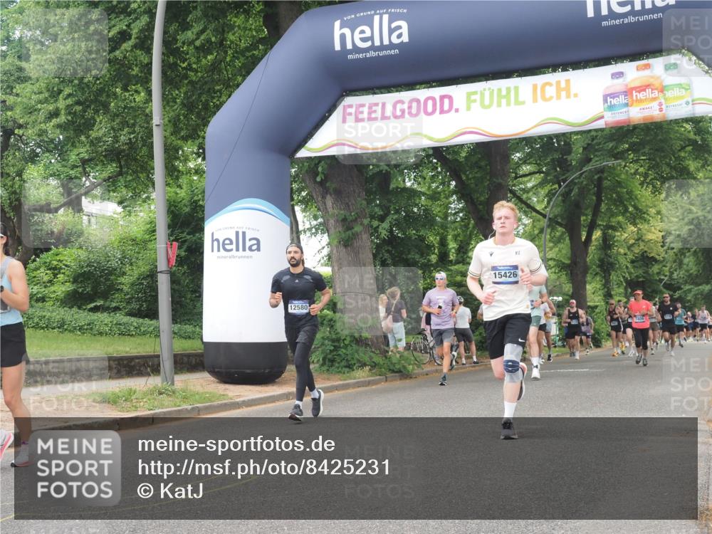 29.06.2025 - hella hamburg halbmarathon KatJ http://msf.ph/oto/8425231 29.06.2025 10:39:16 Zwischen KM18-KM19 1098, 2397, 2818, 4967, 6286, 8139 meine-sportfotos.de
