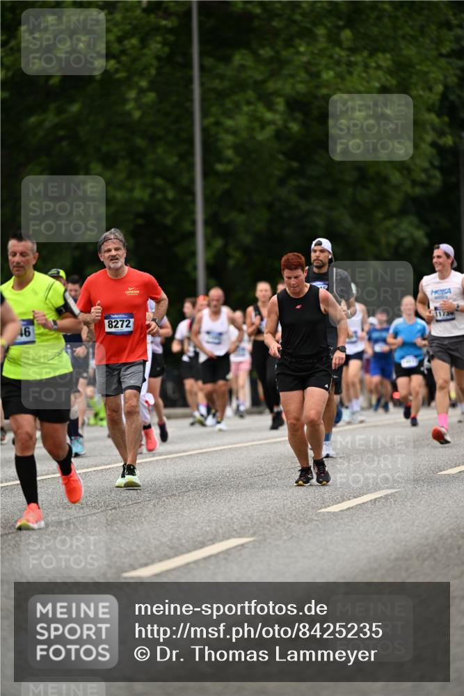29.06.2025 - hella hamburg halbmarathon Dr. Thomas Lammeyer http://msf.ph/oto/8425235 29.06.2025 10:49:57 Kennedybrücke 1085, 1774, 2550, 2657, 2664, 2779, 2846, 2954, 3357, 3377, 3879, 3993, 4119, 4820, 5099, 5108, 5190, 5339, 5703, 6763, 7699, 7859, 7912, 8272, 8594, 9536, 10562, 10727, 11119, 11332 meine-sportfotos.de