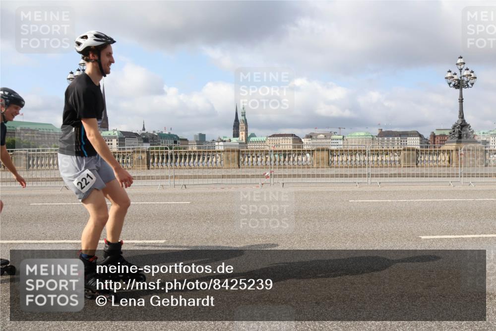 29.06.2025 - hella hamburg halbmarathon Lena Gebhardt http://msf.ph/oto/8425239 29.06.2025 08:58:45 Lombardsbrücke 221 meine-sportfotos.de