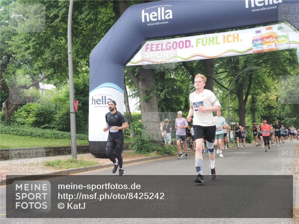 29.06.2025 - hella hamburg halbmarathon KatJ http://msf.ph/oto/8425242 29.06.2025 10:39:16 Zwischen KM18-KM19 1098, 2397, 2818, 4967, 6286, 8139 meine-sportfotos.de