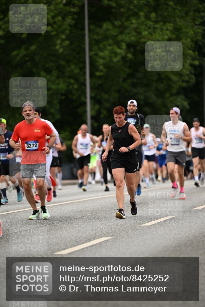 29.06.2025 - hella hamburg halbmarathon Dr. Thomas Lammeyer http://msf.ph/oto/8425252 29.06.2025 10:49:57 Kennedybrücke 1085, 1774, 2550, 2657, 2664, 2779, 2846, 2954, 3357, 3377, 3879, 3993, 4119, 4820, 5099, 5108, 5190, 5339, 5703, 6763, 7699, 7859, 7912, 8272, 8594, 9536, 10562, 10727, 11119, 11332 meine-sportfotos.de