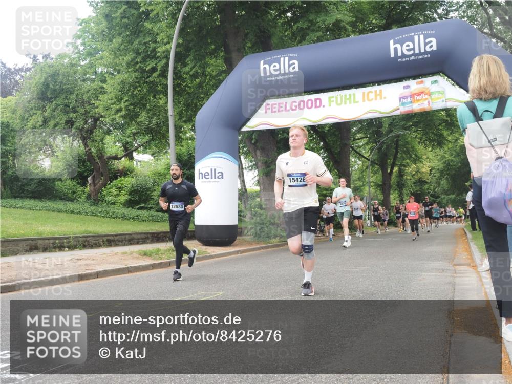 29.06.2025 - hella hamburg halbmarathon KatJ http://msf.ph/oto/8425276 29.06.2025 10:39:16 Zwischen KM18-KM19 1098, 2397, 2818, 4967, 6286, 8139 meine-sportfotos.de