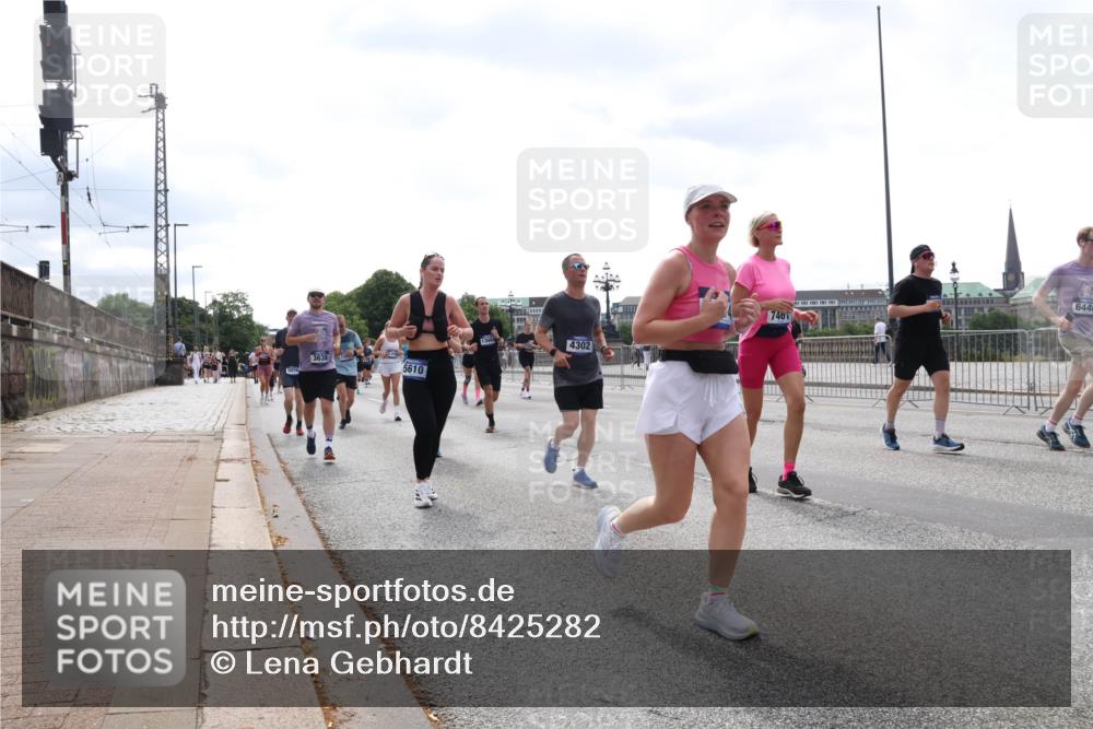 29.06.2025 - hella hamburg halbmarathon Lena Gebhardt http://msf.ph/oto/8425282 29.06.2025 10:43:21 Lombardsbrücke 6440, 7461, 13684, 4302, 5610, 1023, 1149, 1155, 1400, 1467, 1788, 1816, 1878, 2103, 2158, 2267, 2361, 2450, 2971, 3074, 3238, 3329, 3390, 3518, 3638, 3764, 4056, 4177, 4302, 4367, 4680, 4866, 5067, 5214, 5268, 5370, 5610, 5720, 5755, 5967, 6012, 6096, 6226, 6440, 6931, 7043, 7197, 7461, 7872, 7926, 8135, 8184, 8233, 8408, 8435, 8504, 8795, 8991, 9072, 9304, 9378, 9639, 9641, 9644, 9831, 9976, 10083, 10180, 10200, 10202, 13049 meine-sportfotos.de