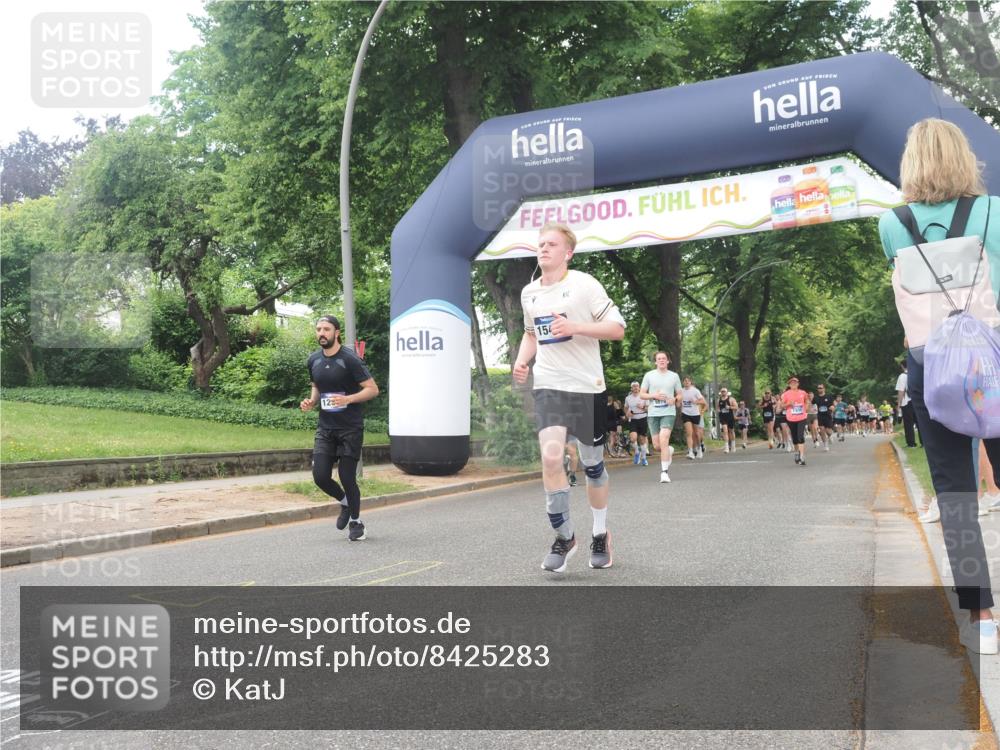 29.06.2025 - hella hamburg halbmarathon KatJ http://msf.ph/oto/8425283 29.06.2025 10:39:16 Zwischen KM18-KM19 1098, 2397, 2818, 4967, 6286, 8139 meine-sportfotos.de