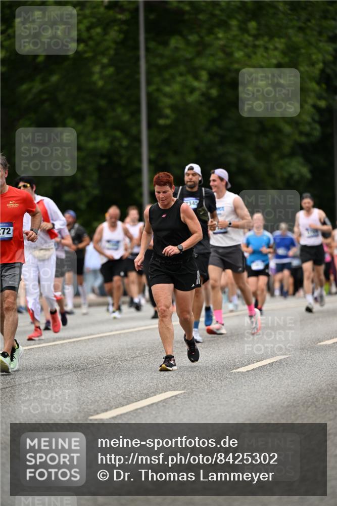 29.06.2025 - hella hamburg halbmarathon Dr. Thomas Lammeyer http://msf.ph/oto/8425302 29.06.2025 10:49:58 Kennedybrücke 1085, 1465, 1774, 2550, 2657, 2664, 2779, 2846, 2954, 3357, 3377, 3879, 3993, 4119, 4820, 5099, 5108, 5190, 5339, 5703, 6763, 7699, 7859, 7912, 8272, 8594, 9536, 10562, 10727, 11119, 11332 meine-sportfotos.de