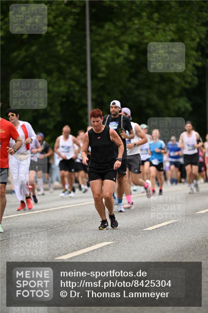 29.06.2025 - hella hamburg halbmarathon Dr. Thomas Lammeyer http://msf.ph/oto/8425304 29.06.2025 10:49:58 Kennedybrücke 1085, 1465, 1774, 2550, 2657, 2664, 2779, 2846, 2954, 3357, 3377, 3879, 3993, 4119, 4820, 5099, 5108, 5190, 5339, 5703, 6763, 7699, 7859, 7912, 8272, 8594, 9536, 10562, 10727, 11119, 11332 meine-sportfotos.de