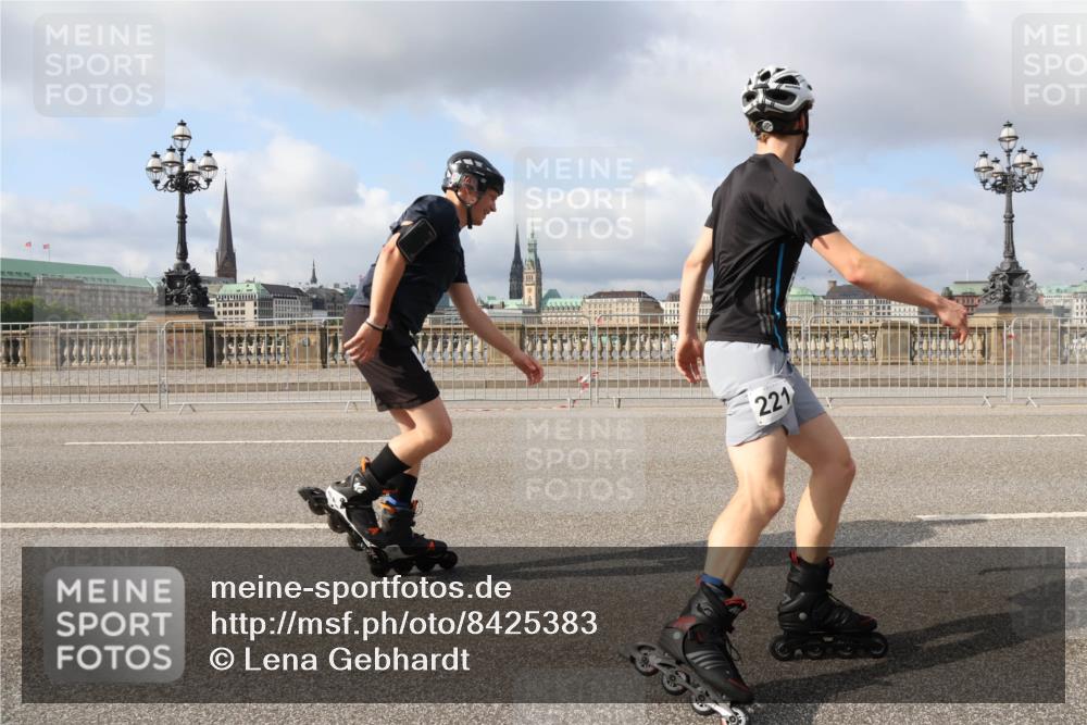 29.06.2025 - hella hamburg halbmarathon Lena Gebhardt http://msf.ph/oto/8425383 29.06.2025 08:58:46 Lombardsbrücke 221 meine-sportfotos.de