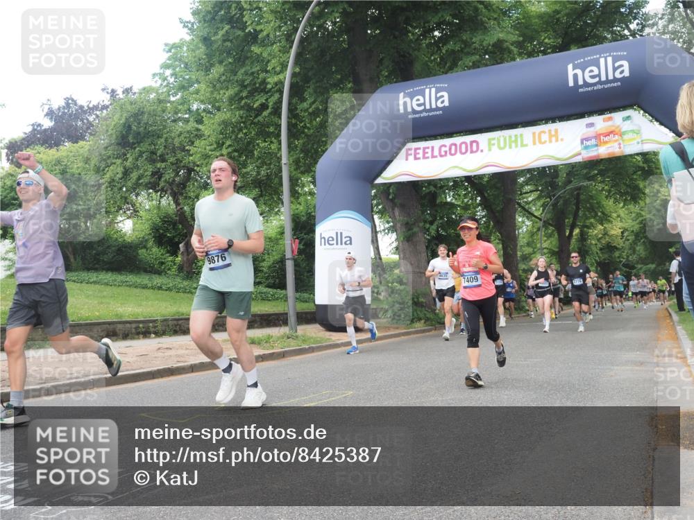 29.06.2025 - hella hamburg halbmarathon KatJ http://msf.ph/oto/8425387 29.06.2025 10:39:20 Zwischen KM18-KM19 1098, 6776, 7409, 8139 meine-sportfotos.de