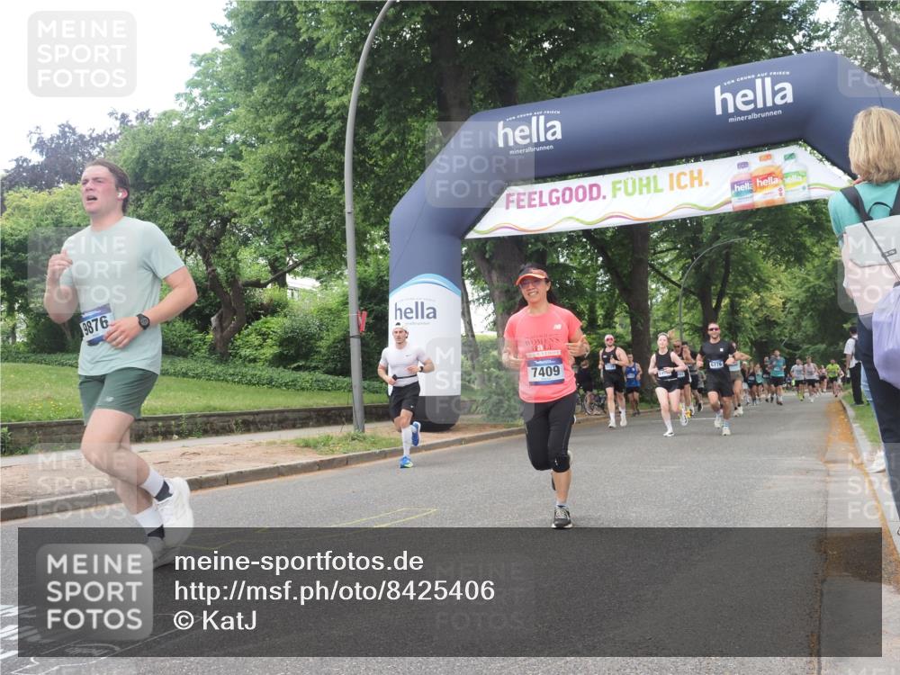 29.06.2025 - hella hamburg halbmarathon KatJ http://msf.ph/oto/8425406 29.06.2025 10:39:20 Zwischen KM18-KM19 1098, 6776, 7409, 8139 meine-sportfotos.de