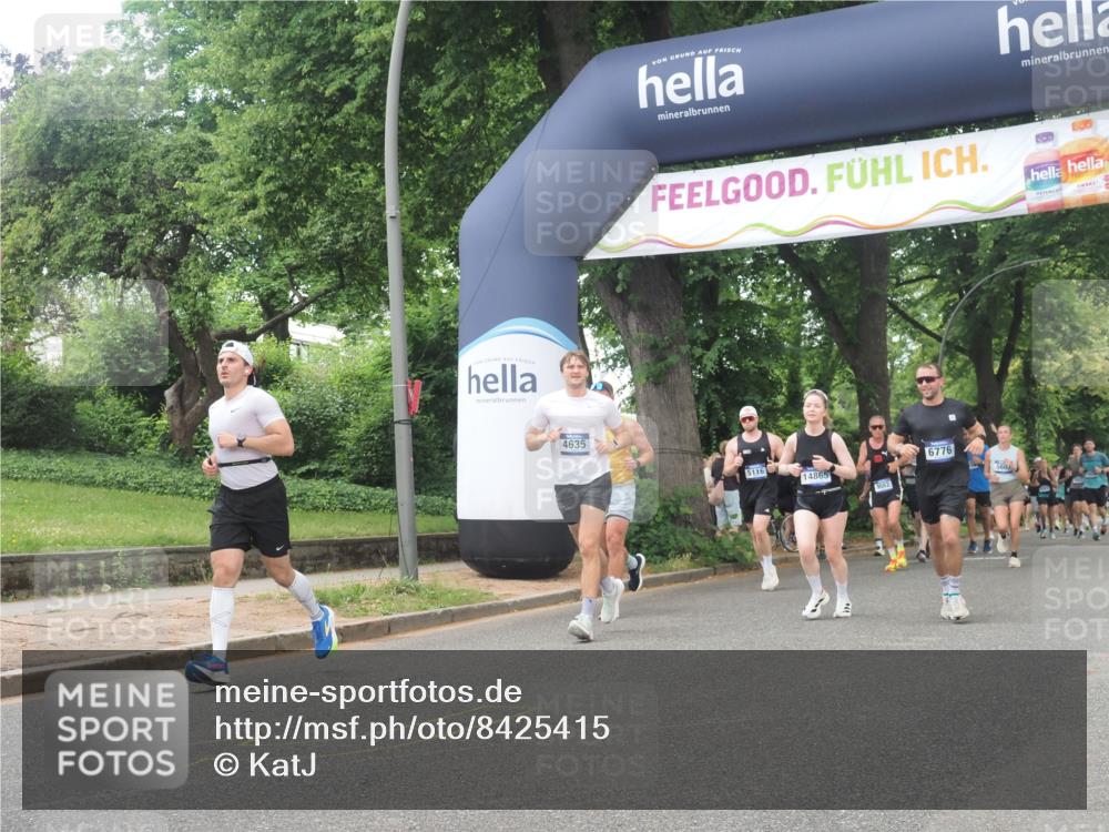 29.06.2025 - hella hamburg halbmarathon KatJ http://msf.ph/oto/8425415 29.06.2025 10:39:21 Zwischen KM18-KM19 1098, 6776, 7409, 8139 meine-sportfotos.de