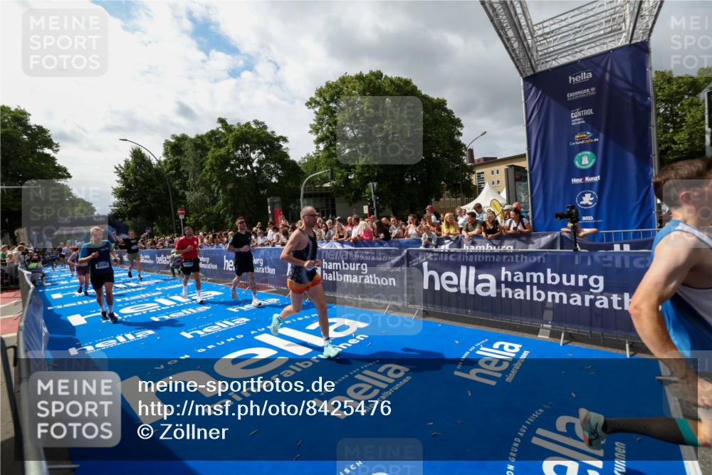29.06.2025 - hella hamburg halbmarathon Zöllner http://msf.ph/oto/8425476 29.06.2025 10:34:46 Ziel 1217, 1562, 5048, 5152, 5554, 6169, 6878, 8395, 12369, 14289, 14388, 14549, 14603, 15887, 17014, 18026, 18237 meine-sportfotos.de