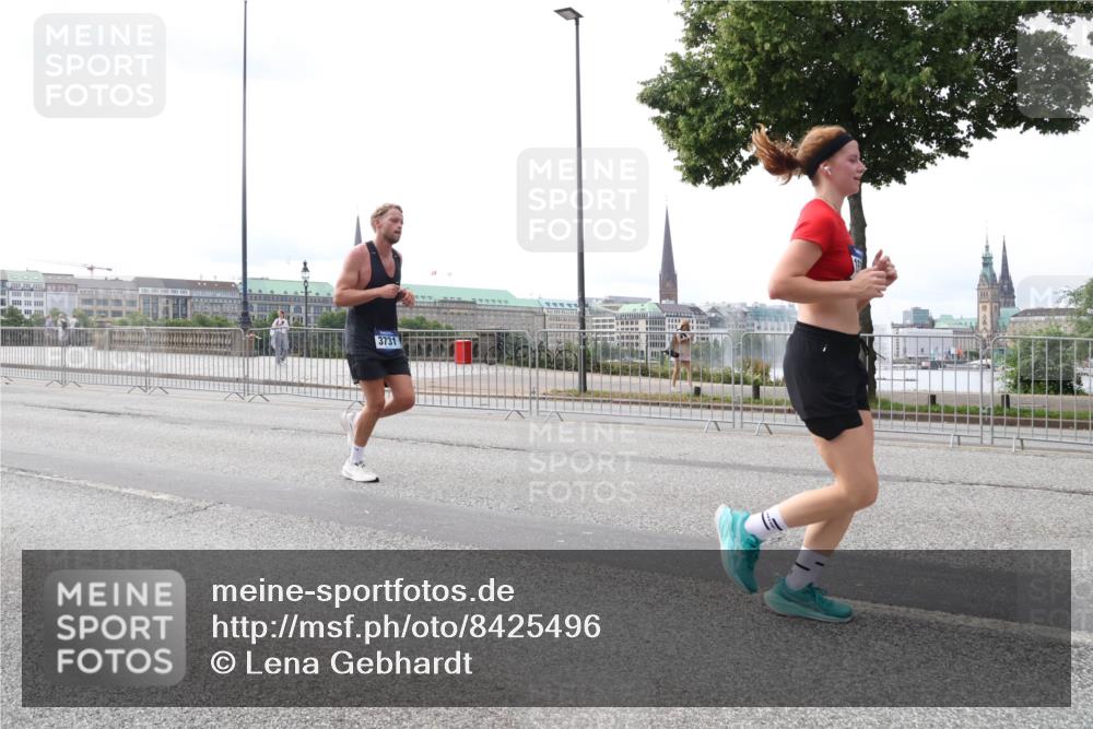 29.06.2025 - hella hamburg halbmarathon Lena Gebhardt http://msf.ph/oto/8425496 29.06.2025 10:28:47 Lombardsbrücke 3731, 1518, 1557, 1869, 3717, 4161, 4362, 4700, 4834, 4982, 5167, 5249, 5250, 5718, 5903, 5939, 6102, 6418, 7169, 7667, 7980, 8327, 8560, 9642, 9716, 9855, 10068, 10434, 12099, 12442, 13045, 13296, 13400, 14205, 15143, 15256, 15452, 15453, 16125, 16643, 18293, 18604, 19180 meine-sportfotos.de