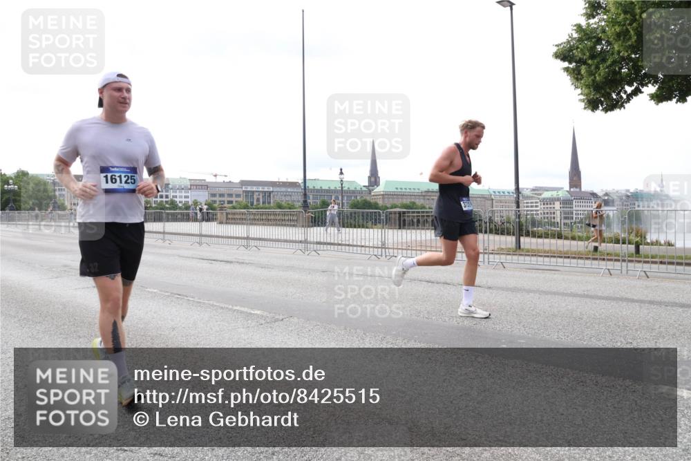 29.06.2025 - hella hamburg halbmarathon Lena Gebhardt http://msf.ph/oto/8425515 29.06.2025 10:28:47 Lombardsbrücke 16125, 1518, 1557, 1869, 3717, 4161, 4362, 4700, 4834, 4982, 5167, 5249, 5250, 5718, 5903, 5939, 6102, 6418, 7169, 7667, 7980, 8327, 8560, 9642, 9716, 9855, 10068, 10434, 12099, 12442, 13045, 13296, 13400, 14205, 15143, 15256, 15452, 15453, 16125, 16643, 18293, 18604, 19180 meine-sportfotos.de