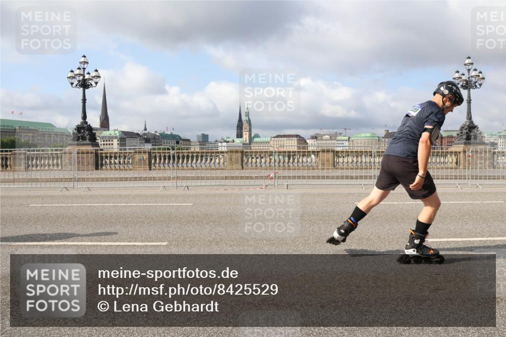 29.06.2025 - hella hamburg halbmarathon Lena Gebhardt http://msf.ph/oto/8425529 29.06.2025 08:58:46 Lombardsbrücke 12 meine-sportfotos.de