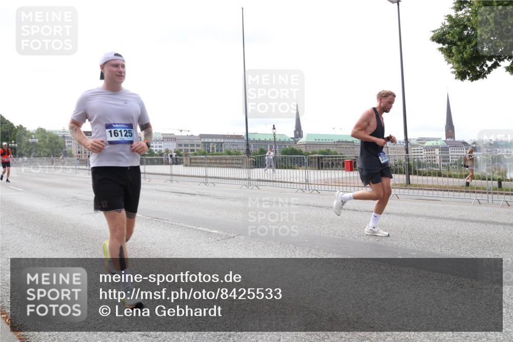 29.06.2025 - hella hamburg halbmarathon Lena Gebhardt http://msf.ph/oto/8425533 29.06.2025 10:28:47 Lombardsbrücke 16125, 1518, 1557, 1869, 3717, 4161, 4362, 4700, 4834, 4982, 5167, 5249, 5250, 5718, 5903, 5939, 6102, 6418, 7169, 7667, 7980, 8327, 8560, 9642, 9716, 9855, 10068, 10434, 12099, 12442, 13045, 13296, 13400, 14205, 15143, 15256, 15452, 15453, 16125, 16643, 18293, 18604, 19180 meine-sportfotos.de