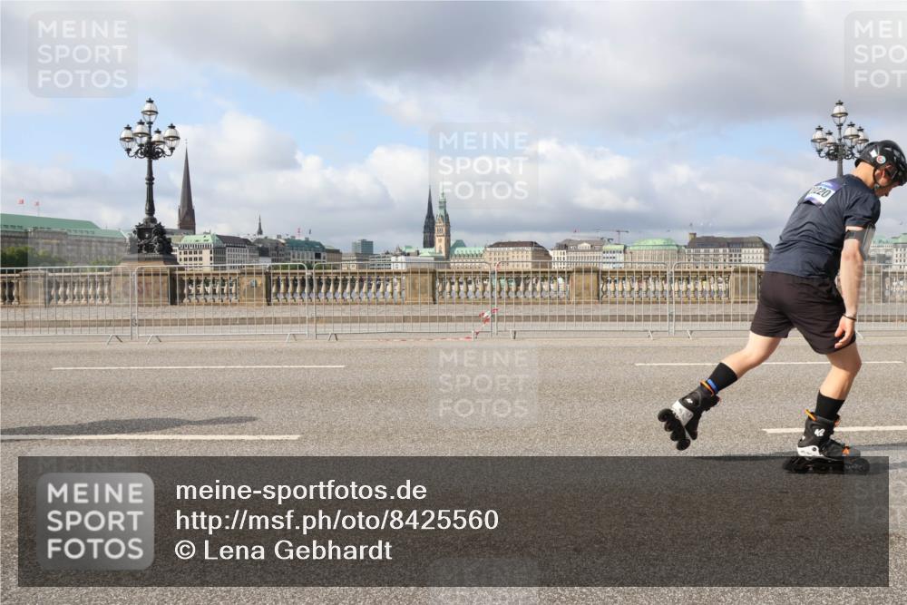 29.06.2025 - hella hamburg halbmarathon Lena Gebhardt http://msf.ph/oto/8425560 29.06.2025 08:58:46 Lombardsbrücke 220 meine-sportfotos.de