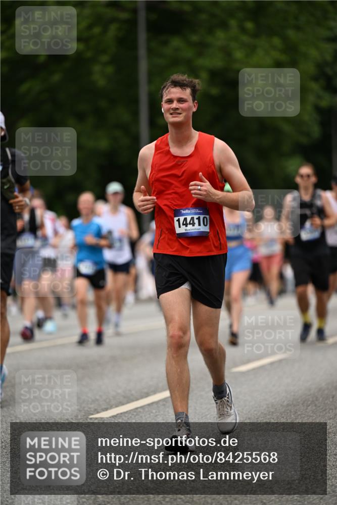 29.06.2025 - hella hamburg halbmarathon Dr. Thomas Lammeyer http://msf.ph/oto/8425568 29.06.2025 10:50:03 Kennedybrücke 1060, 1085, 1465, 2550, 2657, 2664, 2846, 2954, 2965, 3357, 3377, 3879, 3993, 4102, 4119, 4820, 5108, 5190, 5339, 5703, 5914, 6393, 6763, 6980, 7699, 7912, 8272, 8594, 9536, 10562, 10727, 11119, 11332 meine-sportfotos.de