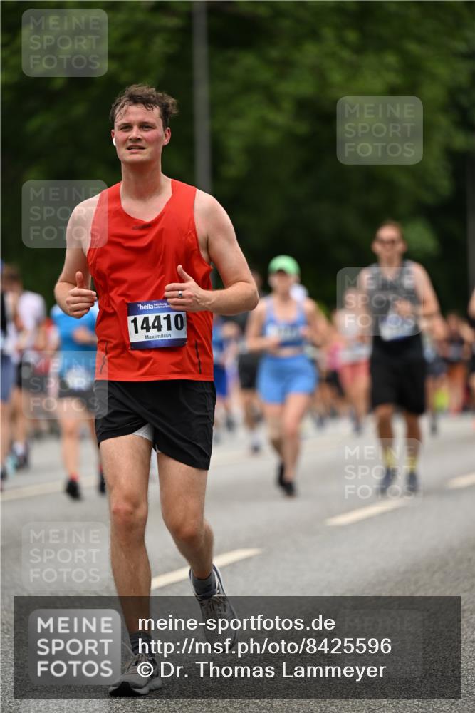 29.06.2025 - hella hamburg halbmarathon Dr. Thomas Lammeyer http://msf.ph/oto/8425596 29.06.2025 10:50:04 Kennedybrücke 1060, 1085, 1465, 1854, 2217, 2657, 2664, 2846, 2954, 2965, 3357, 3377, 3879, 3993, 4099, 4102, 4119, 4820, 5108, 5190, 5339, 5703, 5914, 6393, 6763, 6980, 7699, 7912, 8272, 8594, 9536, 10562, 11119, 11332 meine-sportfotos.de